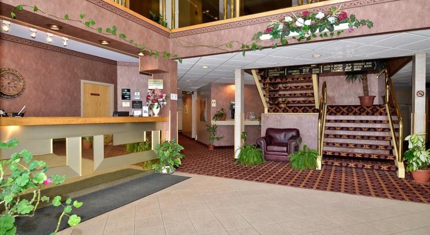 Quality Inn & Suites Hawkesbury Exterior foto