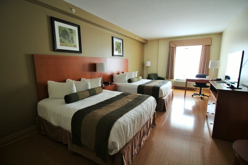 Quality Inn & Suites Hawkesbury Exterior foto