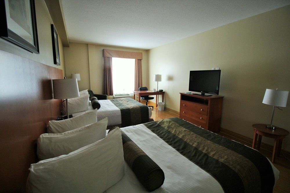 Quality Inn & Suites Hawkesbury Exterior foto