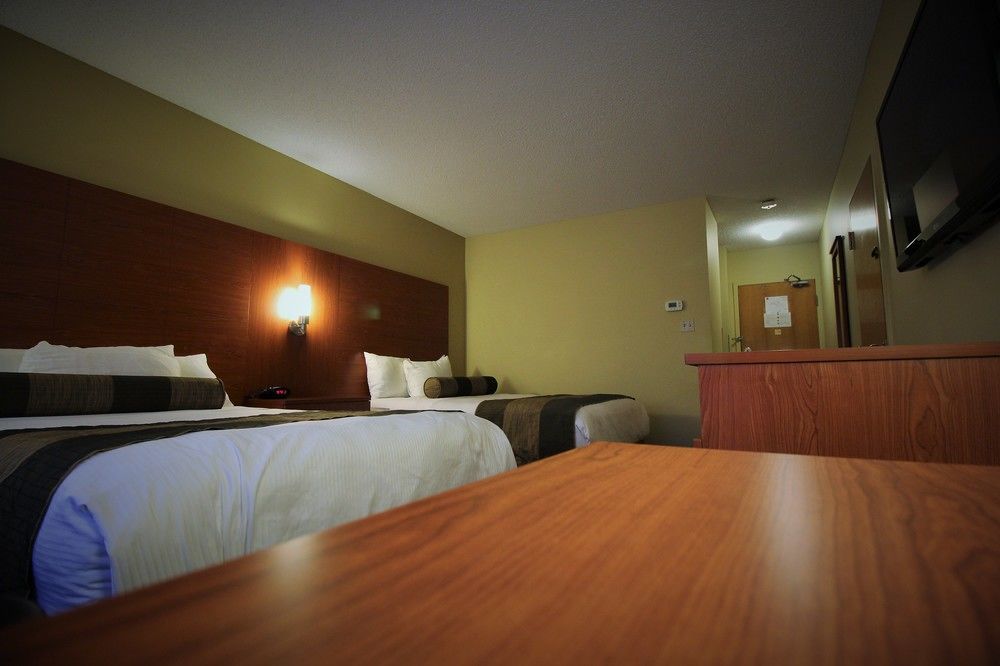 Quality Inn & Suites Hawkesbury Exterior foto