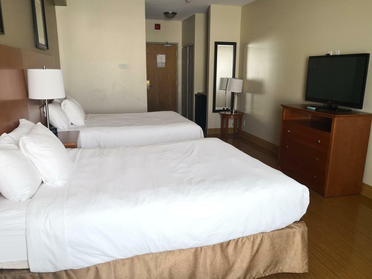 Quality Inn & Suites Hawkesbury Exterior foto
